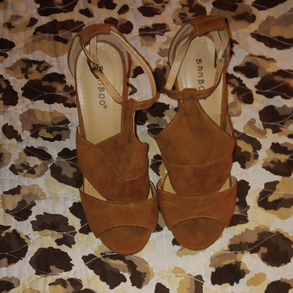 BAMBOO Women's Brown Strappy Sandals